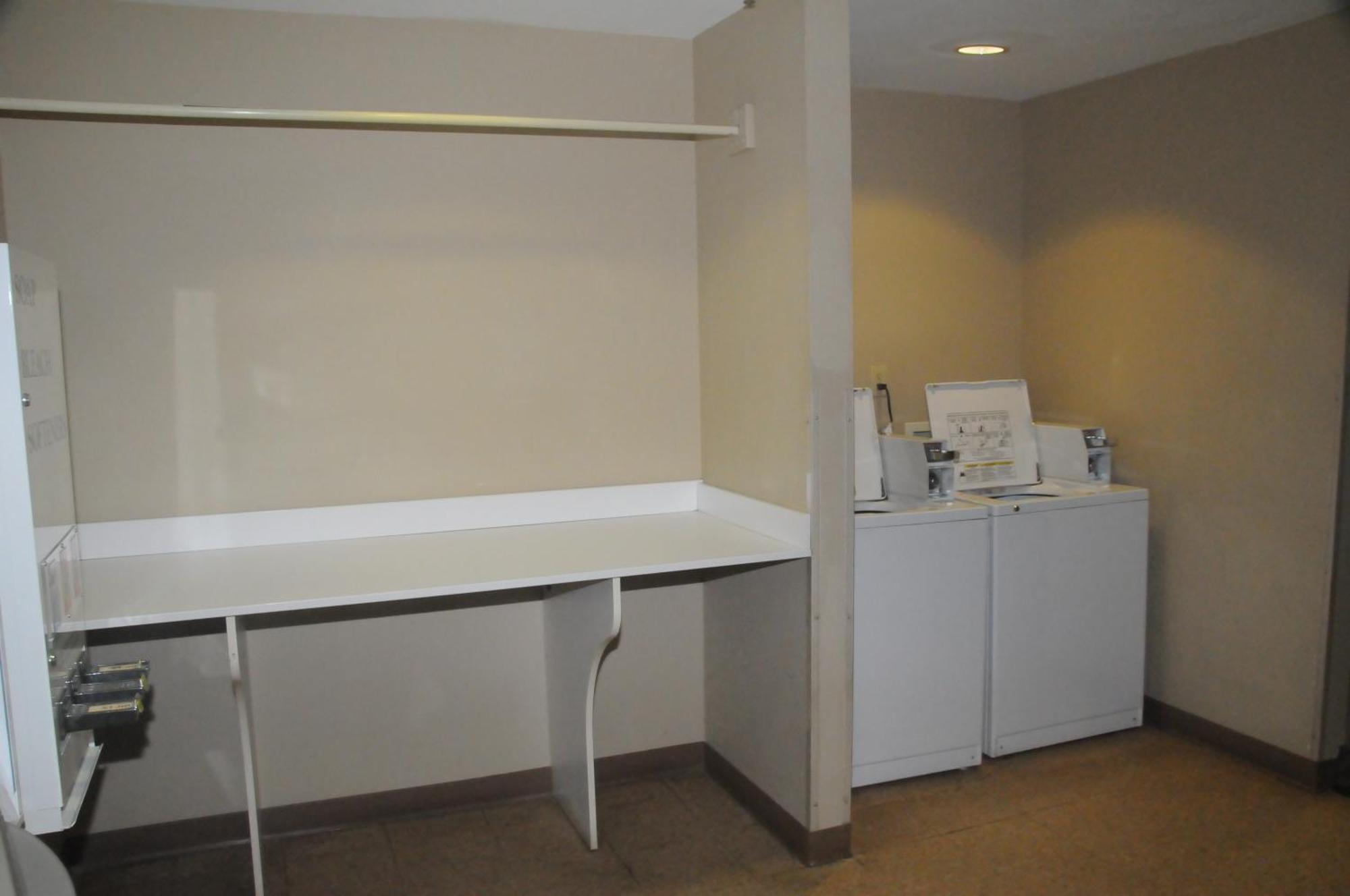 Microtel Inn & Suites By Wyndham Daphne Bagian luar foto