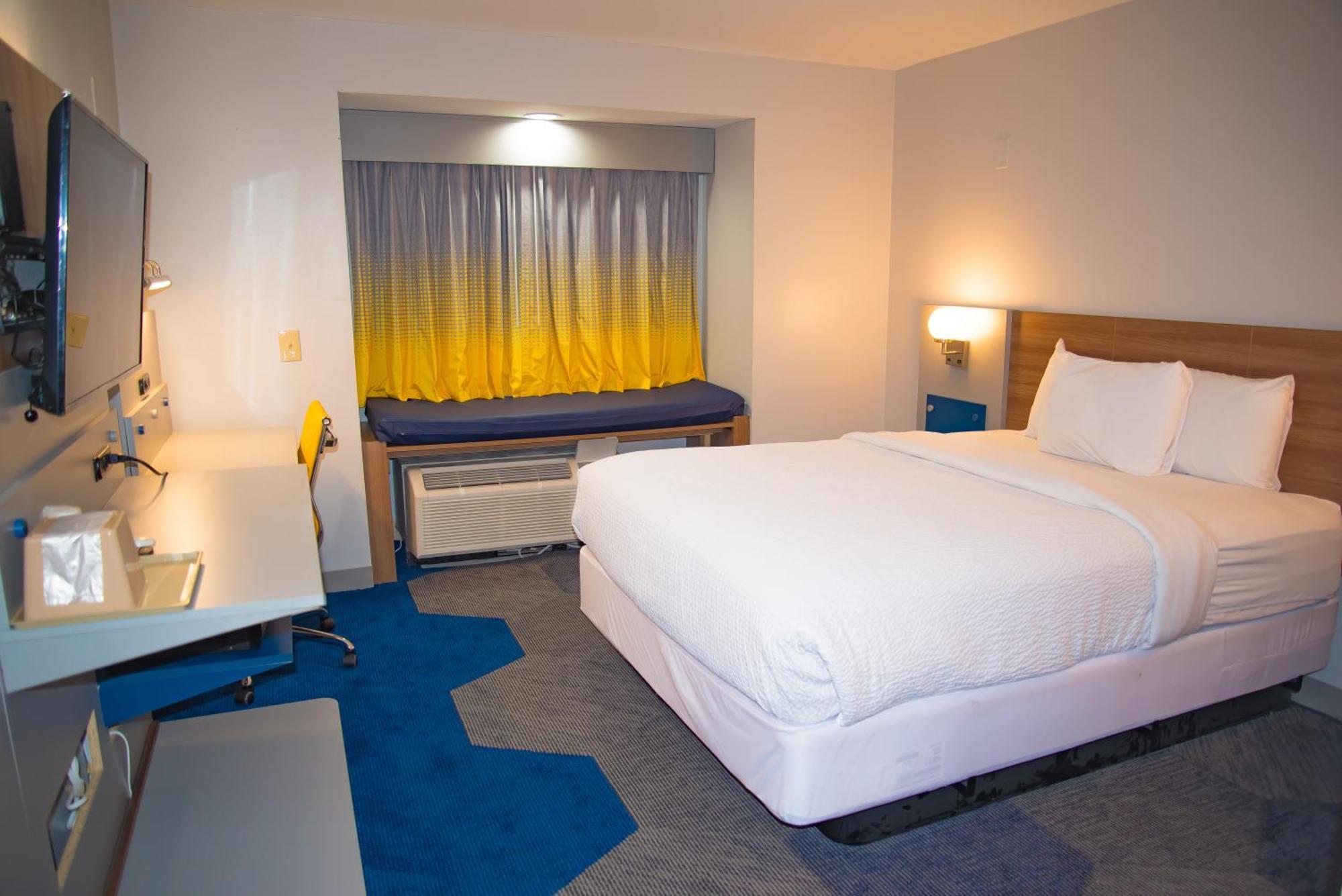 Microtel Inn & Suites By Wyndham Daphne Bagian luar foto