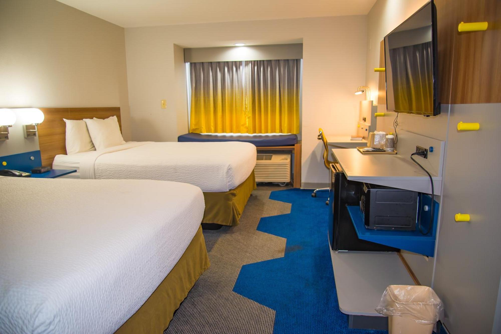 Microtel Inn & Suites By Wyndham Daphne Bagian luar foto