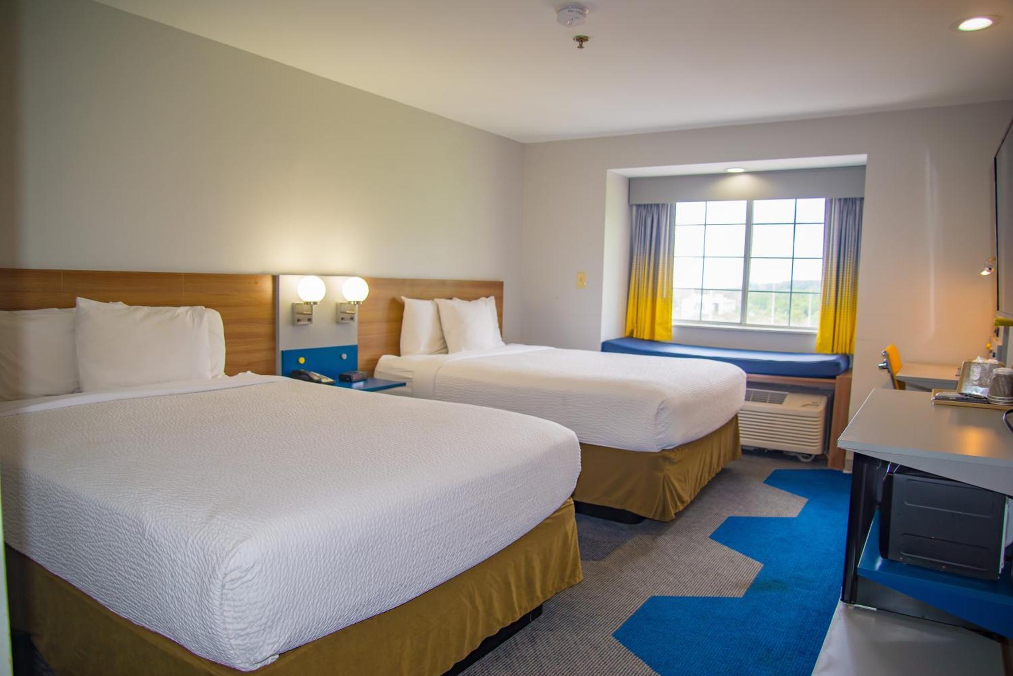 Microtel Inn & Suites By Wyndham Daphne Bagian luar foto