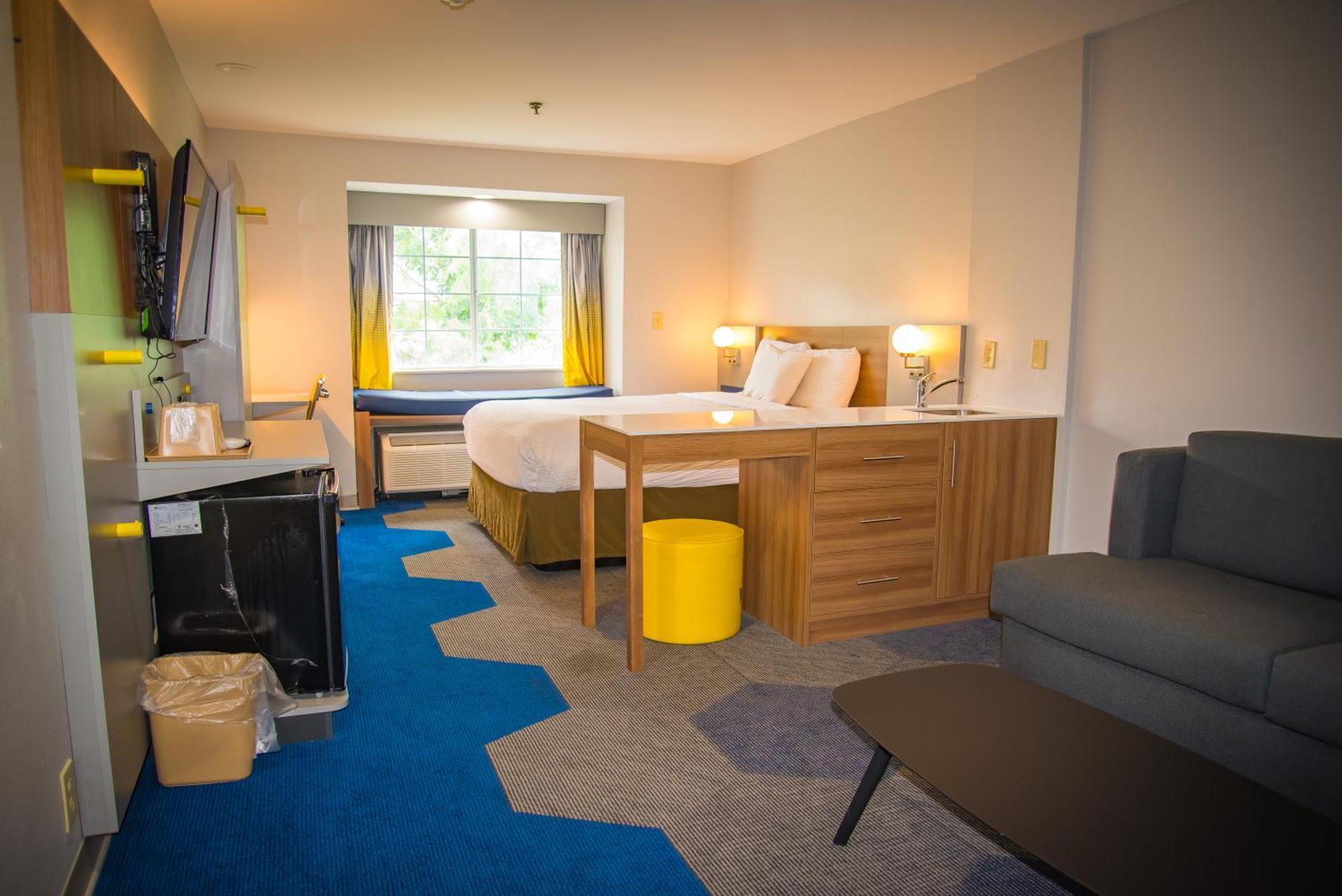 Microtel Inn & Suites By Wyndham Daphne Bagian luar foto