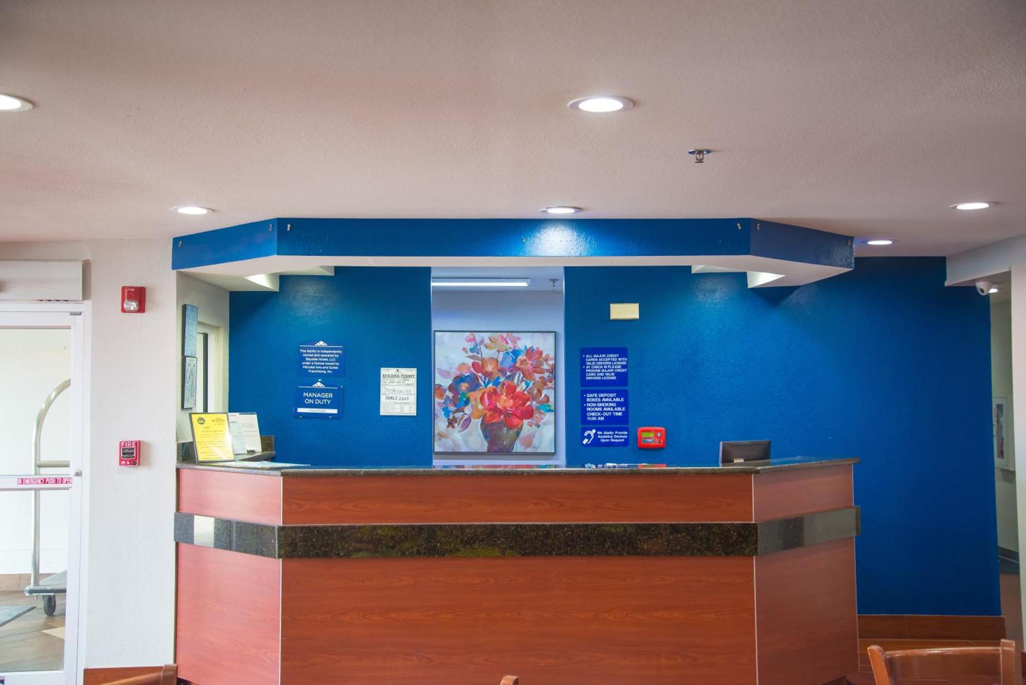 Microtel Inn & Suites By Wyndham Daphne Bagian luar foto