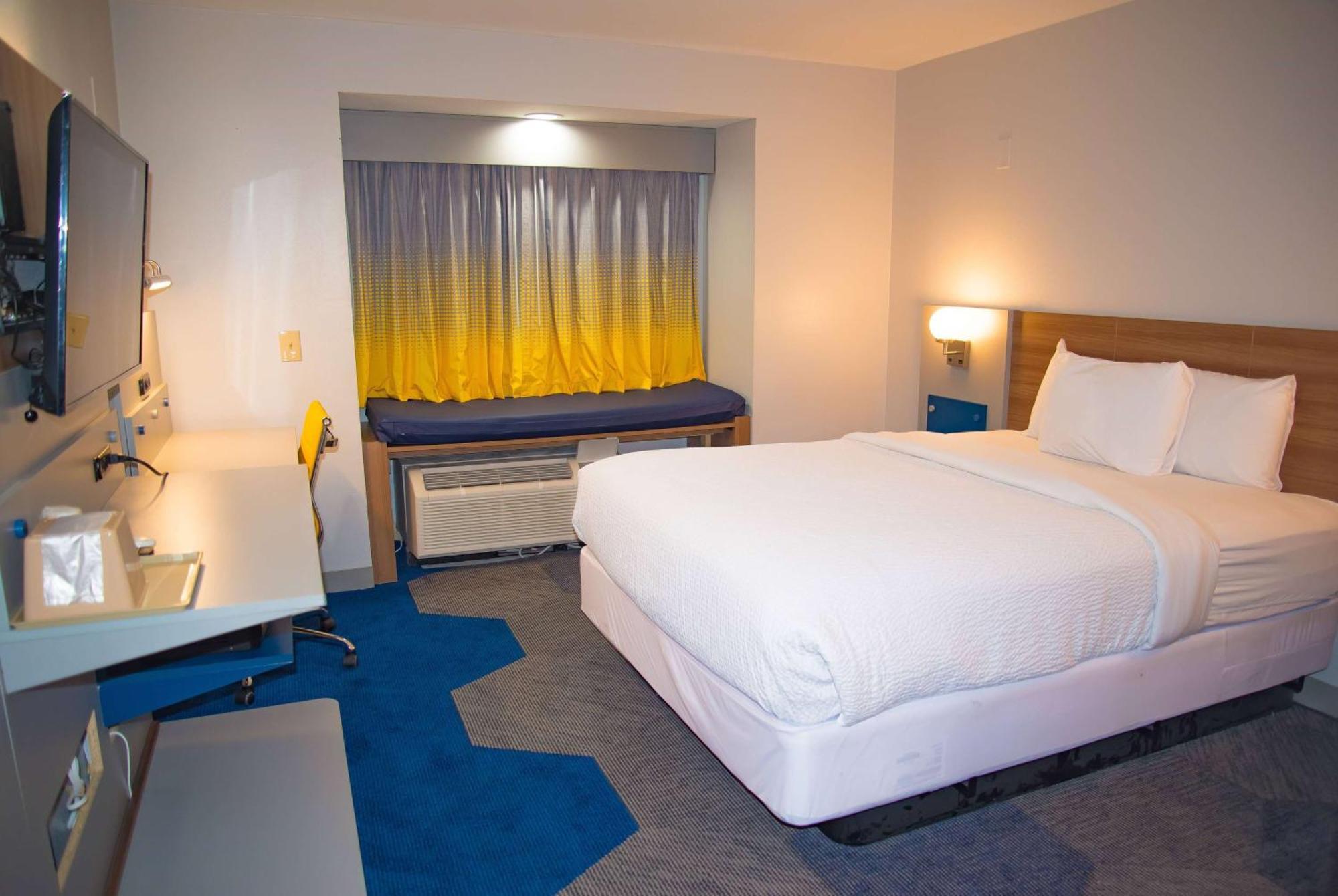 Microtel Inn & Suites By Wyndham Daphne Bagian luar foto