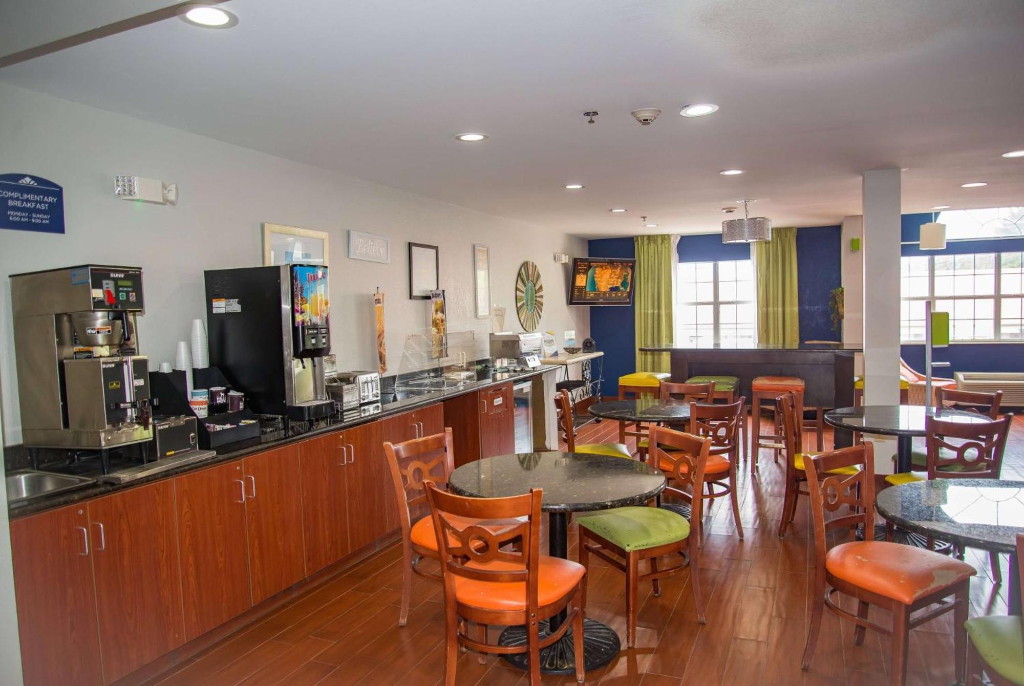 Microtel Inn & Suites By Wyndham Daphne Bagian luar foto